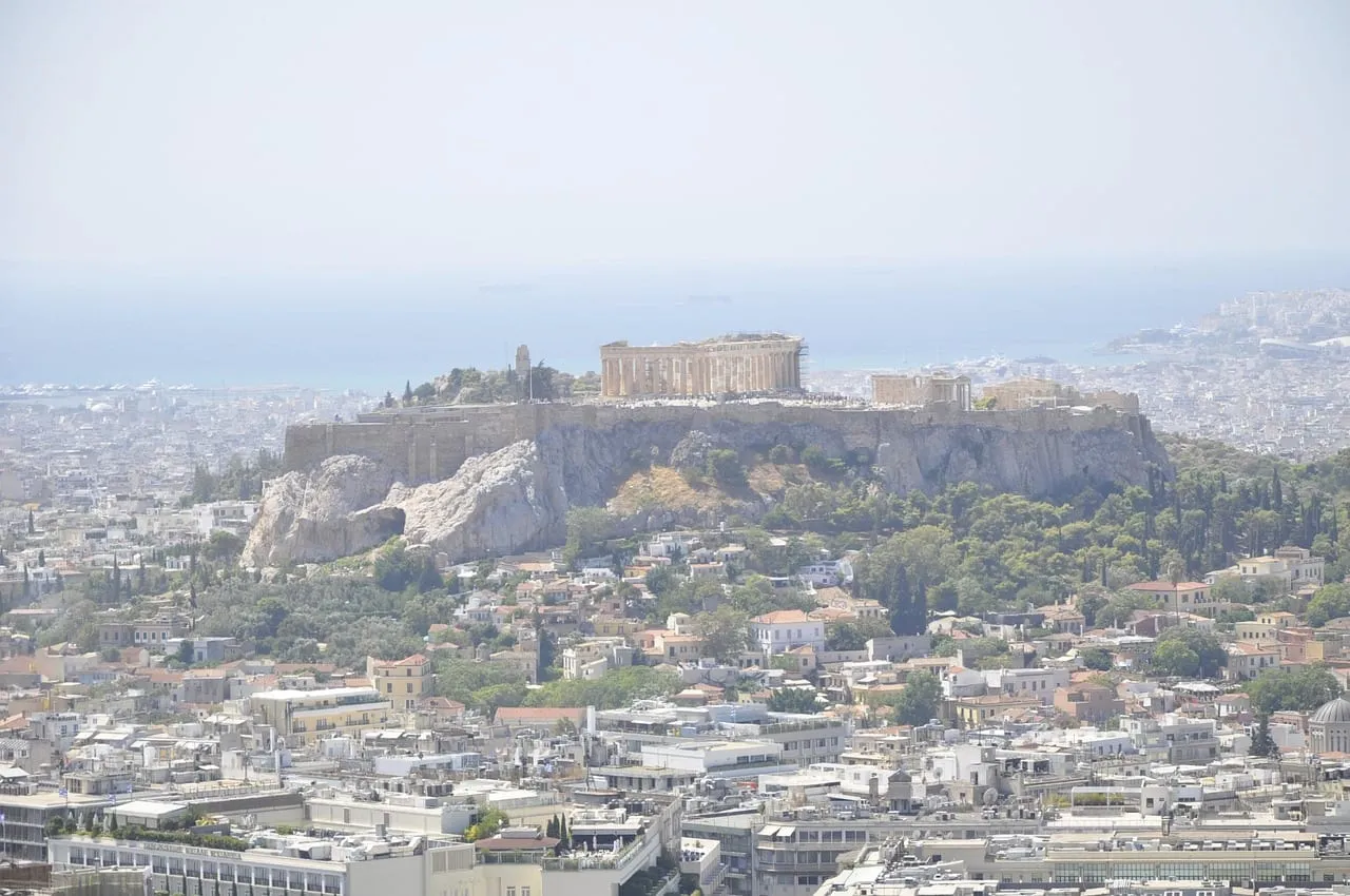 Der Akropolishügel über Athen