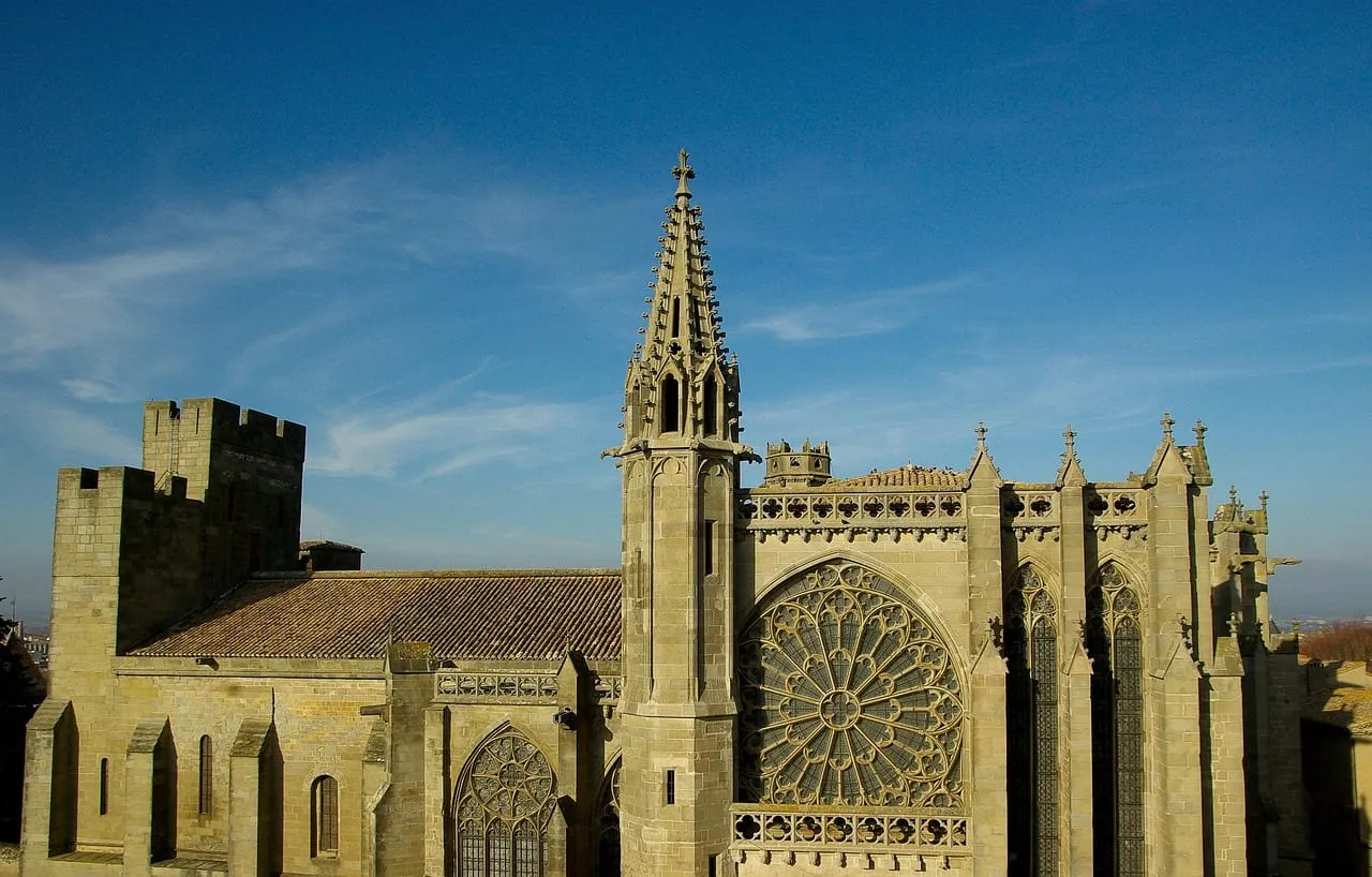 Die Basilika Saint-Nazaire mit ihrer Fensterrose