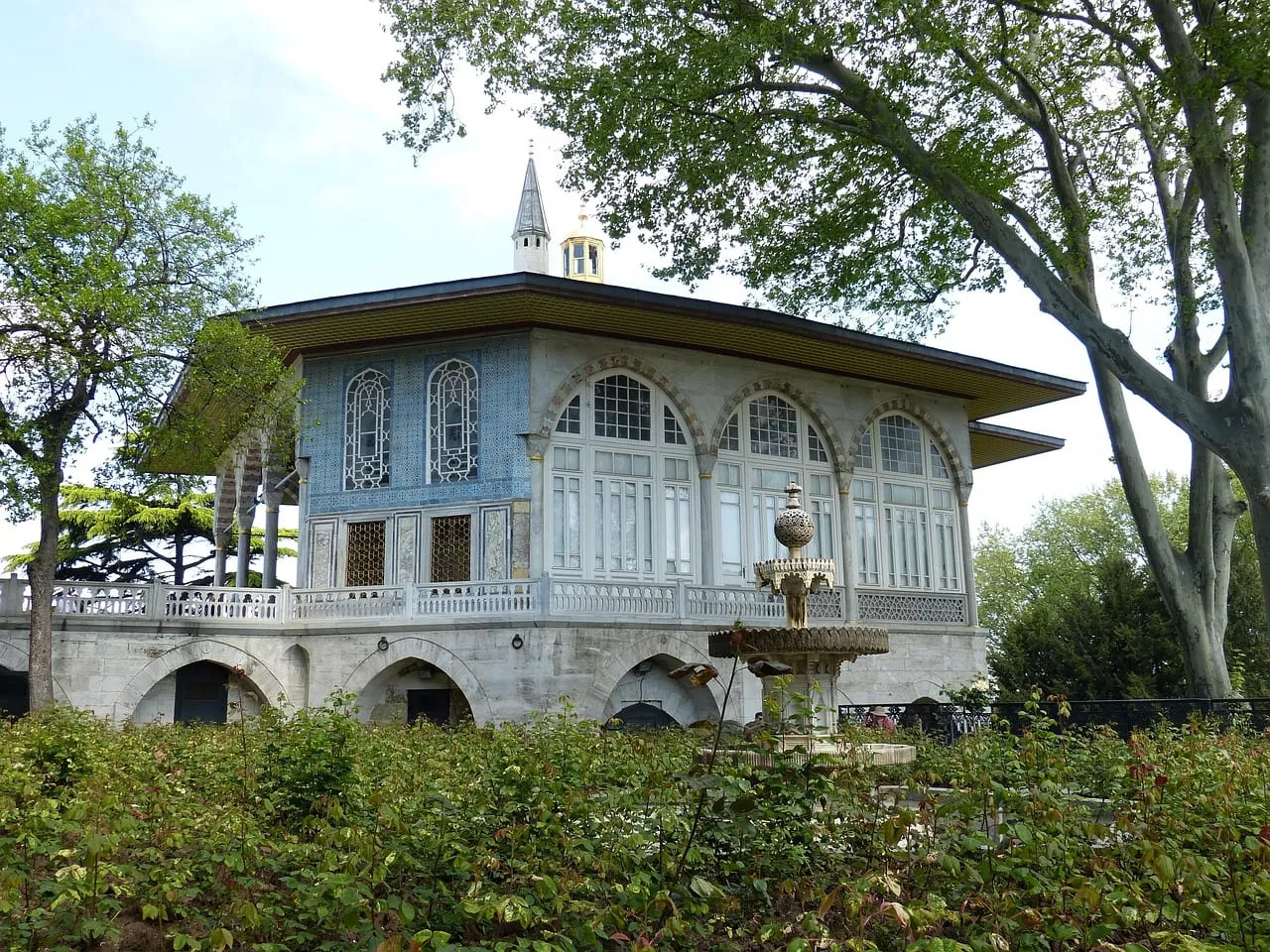 Der Bagdad-Kiosk auf der Palastterrasse